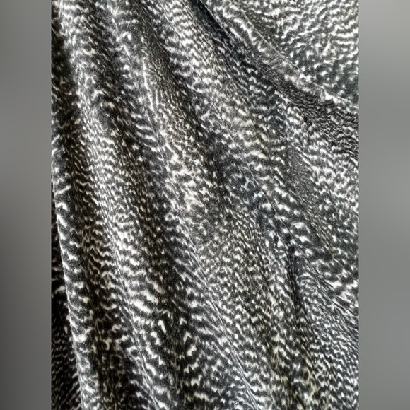 Ann Taylor Gray Asymmetrical Ruched Tank Top - Picture 3 of 7